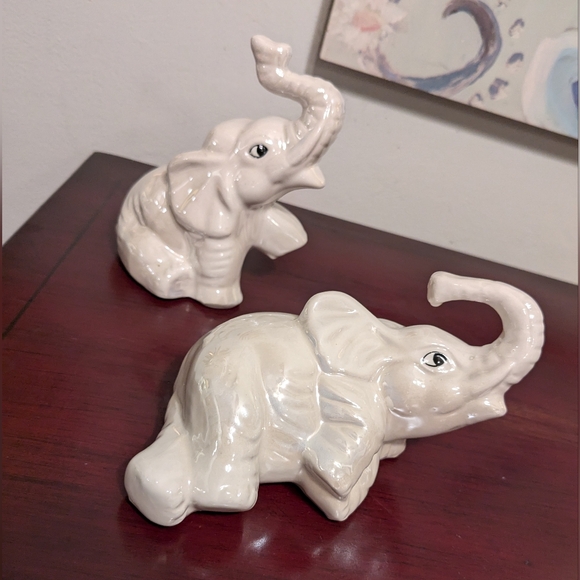 Vintage Pair Lusterware Elephants Figurines Trunk Up Opalescent White Brazil EUC - Picture 7 of 14